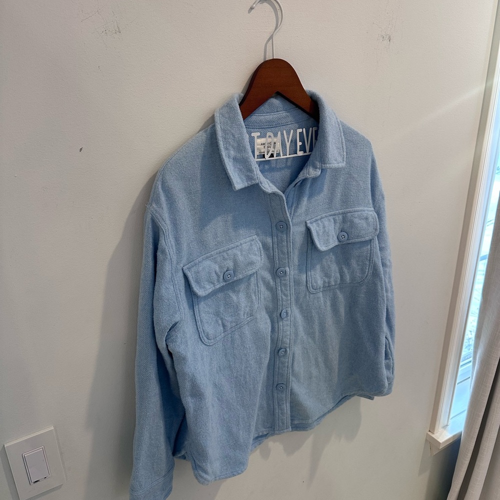 American Eagle Outfitters Light Blue shacket style button down Top small